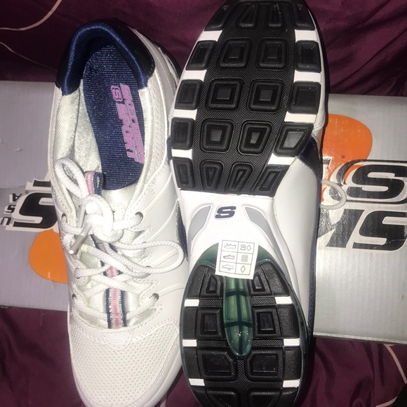 Work out shoes- never used - Picture 3 of 5